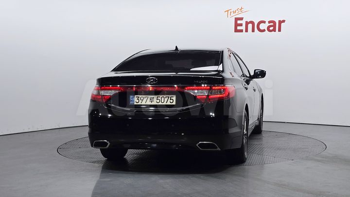 Hyundai Grandeur 2015 — 4
