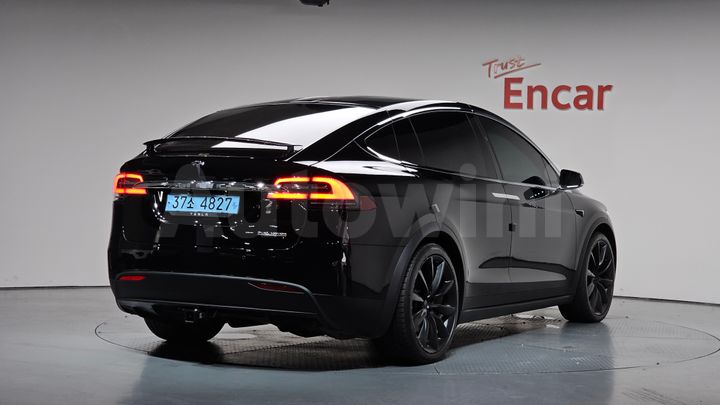 Tesla Model X 2020 — 2