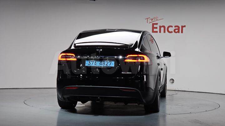 Tesla Model X 2020 — 4
