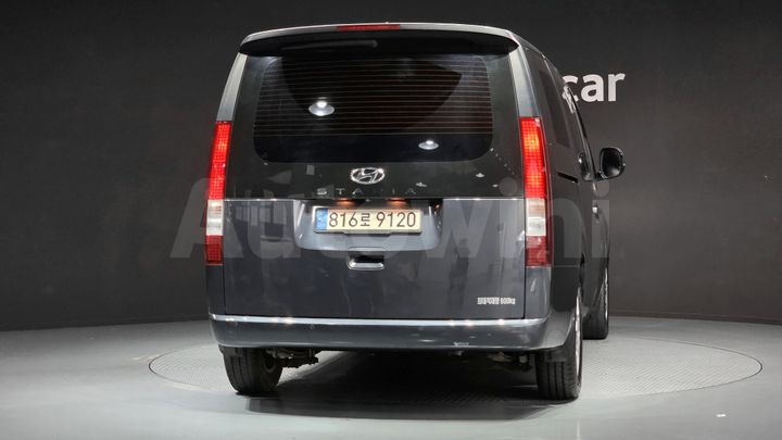 Hyundai Staria 2022 — 5