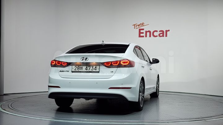 Hyundai Avante 2018 — 4