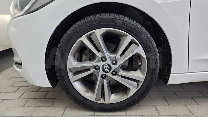 Hyundai Avante 2018 — 5