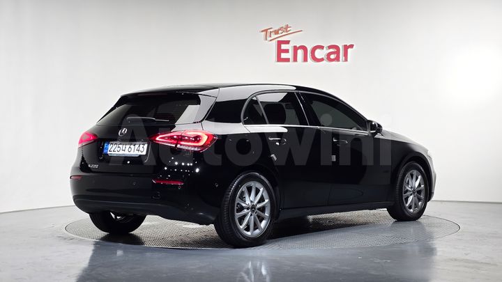 Mercedes-Benz A Class 2019 — 2