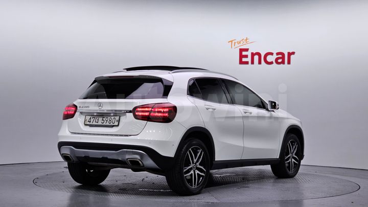 Mercedes-Benz GLA Class 2019 — 2