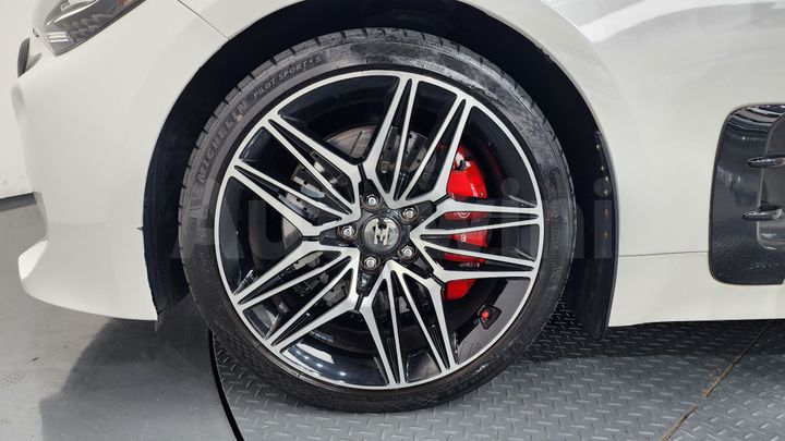 Kia Stinger 2021 — 5