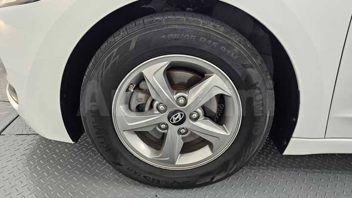 Hyundai Avante 2018 — 4