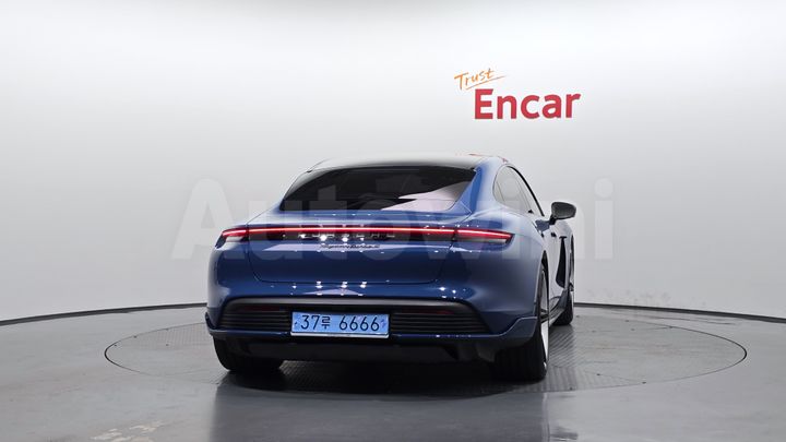 Porsche Taycan 2021 — 4