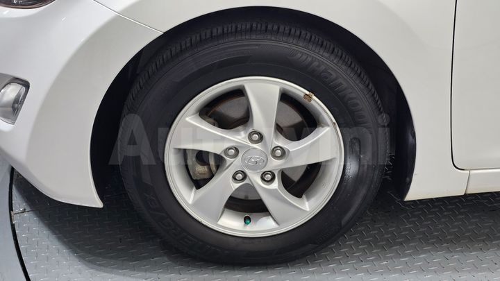Hyundai Avante 2013 — 5