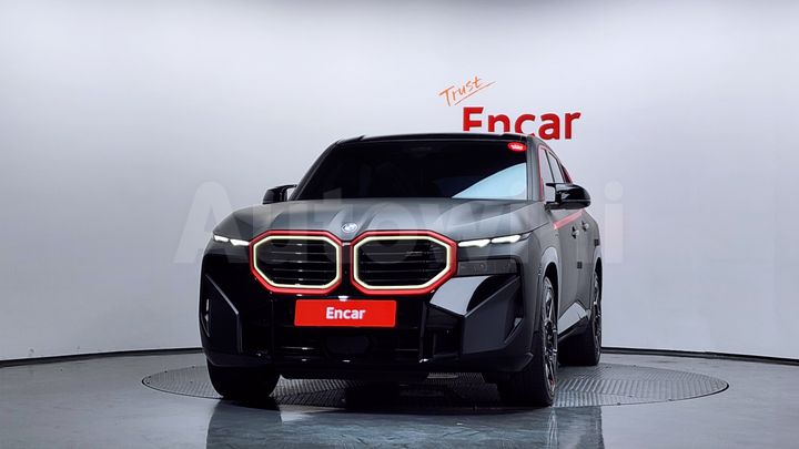 BMW XM 2025 — 3