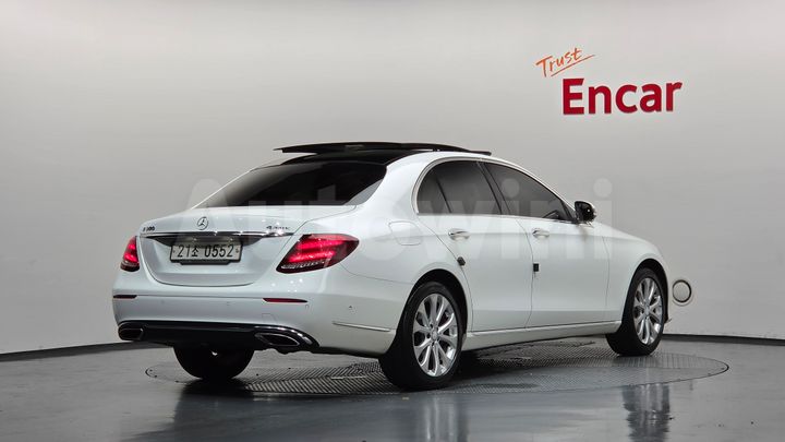 Mercedes-Benz E Class 2017 — 3