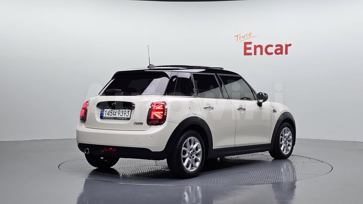 Mini Cooper 2021 — 2