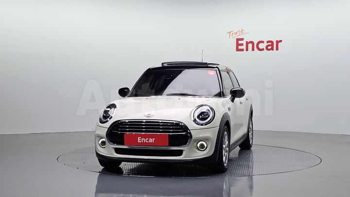 Mini Cooper 2021 — 3