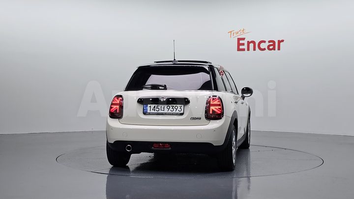 Mini Cooper 2021 — 4