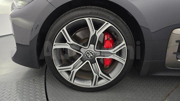 Kia Stinger 2019 — 5