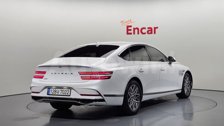 Genesis G80 2025 — 2