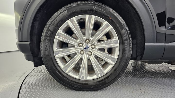 Ford Explorer 2022 — 5