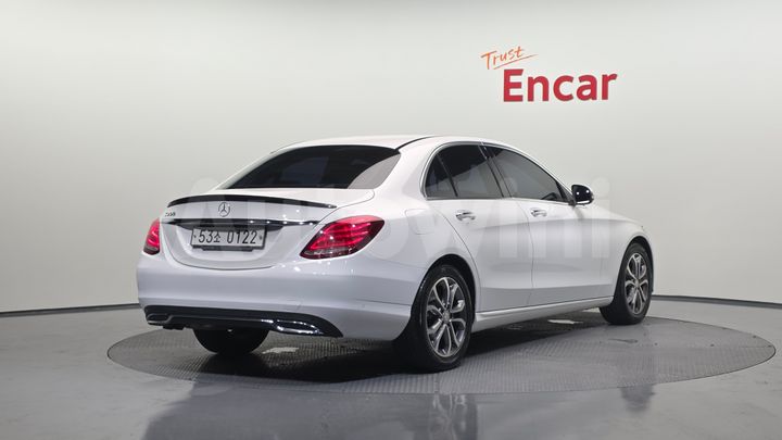 Mercedes-Benz C Class 2017 — 2