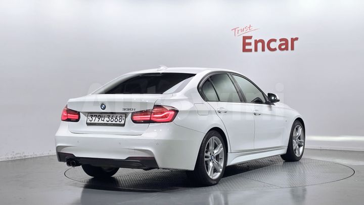 BMW 3 Series 2018 — 3