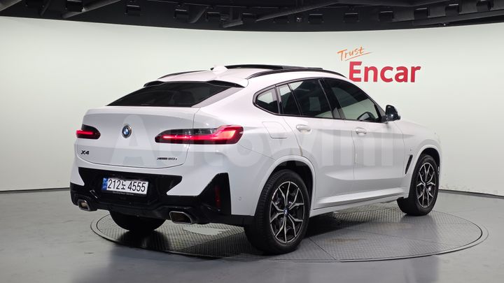 BMW X4 2023 — 2