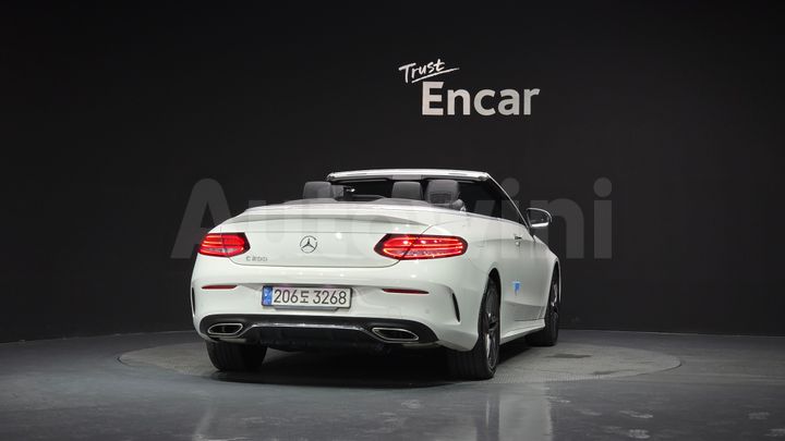 Mercedes-Benz C Class 2022 — 4