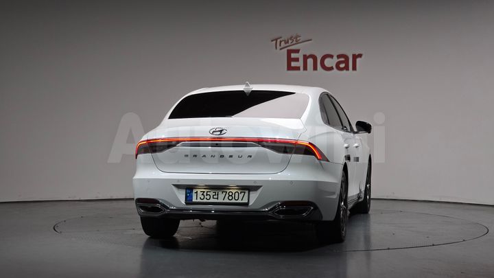 Hyundai Grandeur 2022 — 3