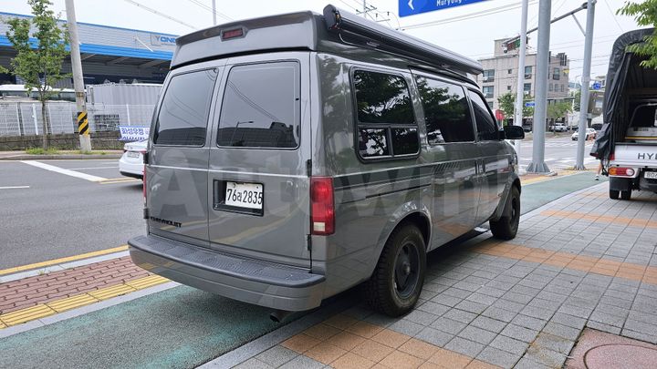 Chevrolet Astro Van