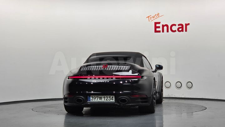 Porsche 911 2021 — 4