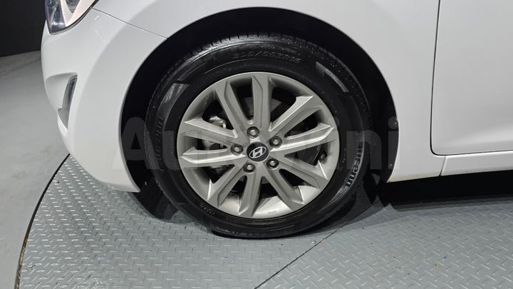 Hyundai Avante 2014 — 5