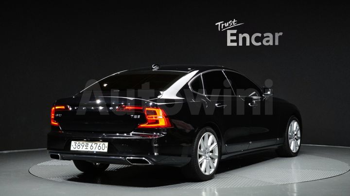 Volvo S90 2019 — 2