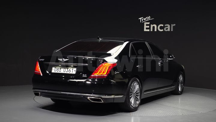 Genesis EQ900 2016 — 2