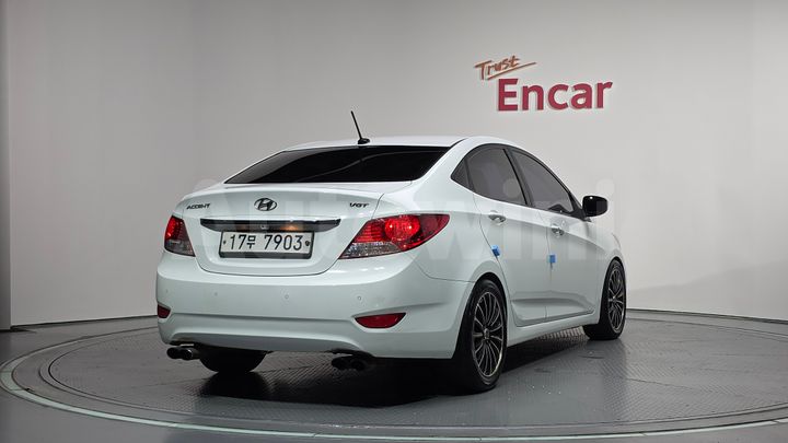 Hyundai Accent 2014 — 2