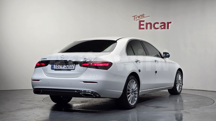 Mercedes-Benz E Class 2023 — 2