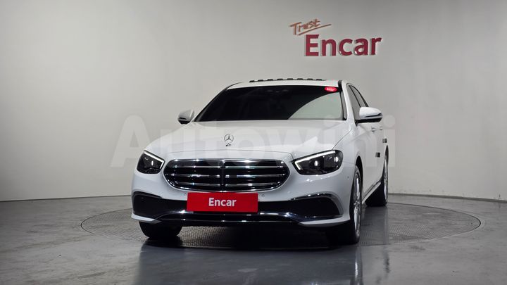 Mercedes-Benz E Class 2023 — 3