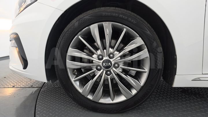 Kia K5 2020 — 5