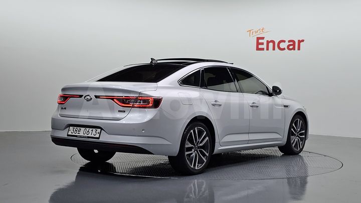 Renault SM6 2016 — 2