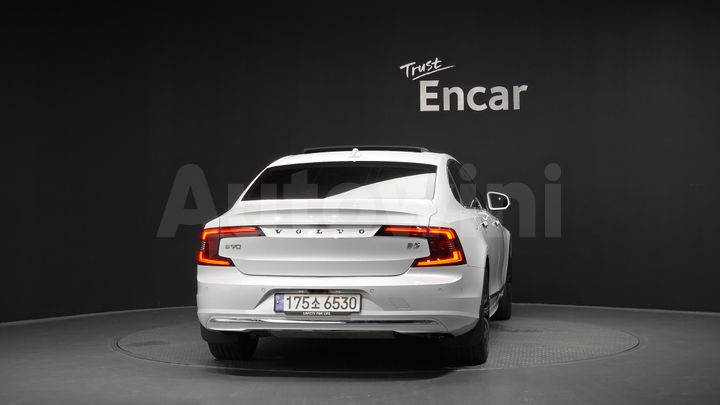 Volvo S90 2023 — 4