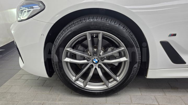 BMW 5 Series 2018 — 5