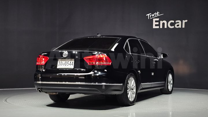 Volkswagen Passat 2015 — 2