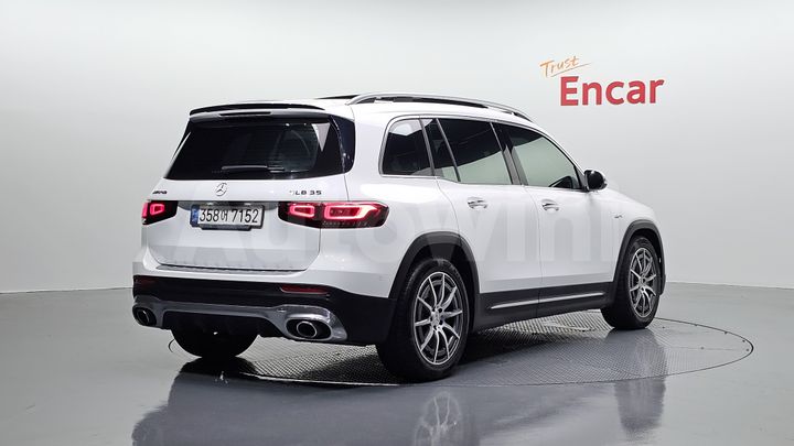 Mercedes Benz GLB Class 2021 — 2