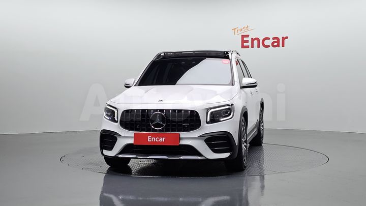 Mercedes Benz GLB Class 2021 — 3