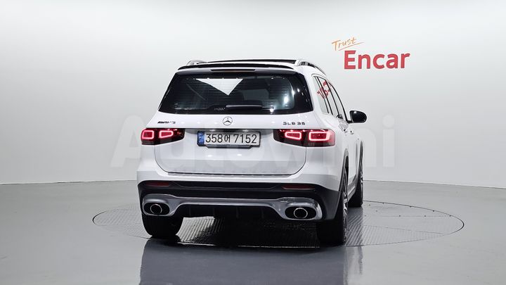 Mercedes Benz GLB Class 2021 — 4