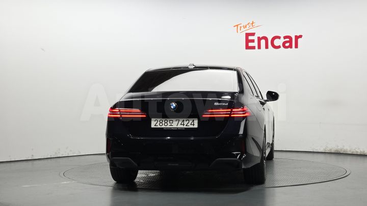 BMW 5 Series 2026 — 4