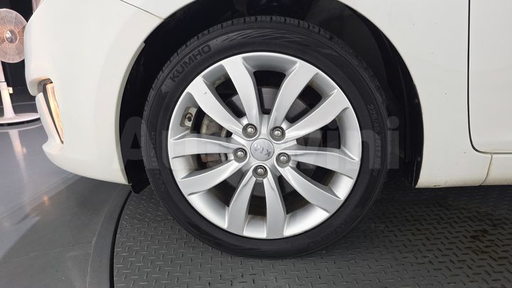 Kia Carens 2014 — 5