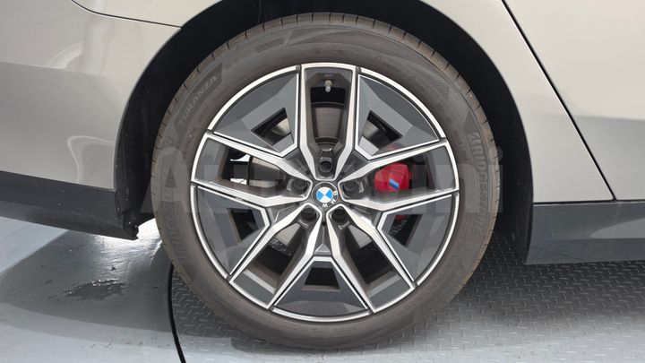 BMW 5 Series 2026 — 5