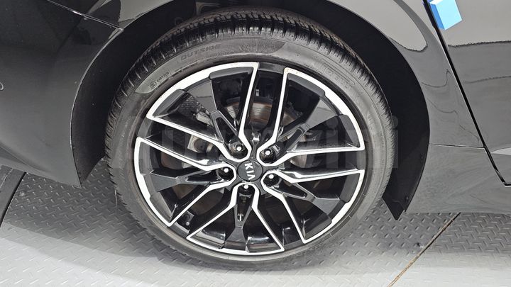 Kia K5 2021 — 5