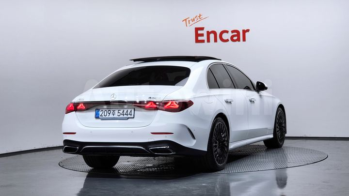 Mercedes-Benz E Class 2026 — 2