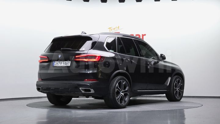 BMW X5 2023 — 2