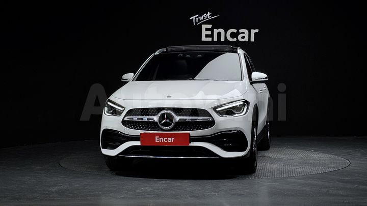 Mercedes-Benz GLA Class 2023 — 2