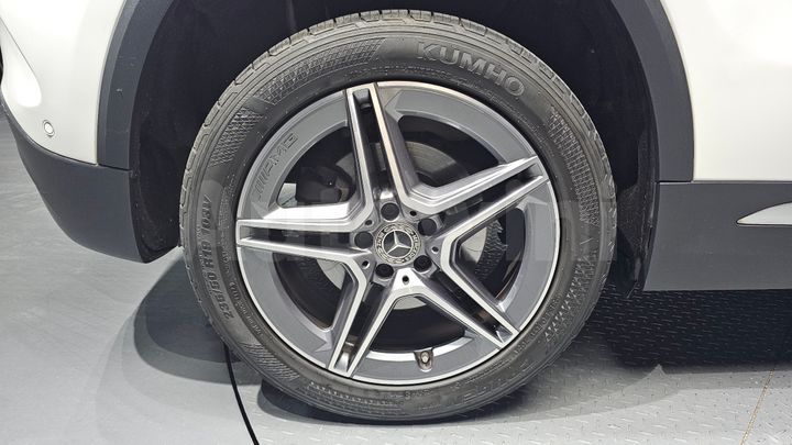 Mercedes-Benz GLA Class 2023 — 4