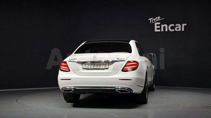 Mercedes-Benz E Class 2017 — 4